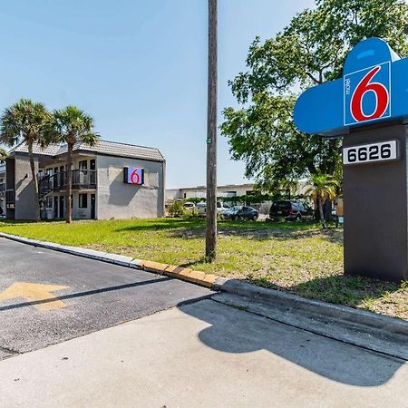 Motel 6 Tampa Near Fairgrounds - Casino Extérieur photo