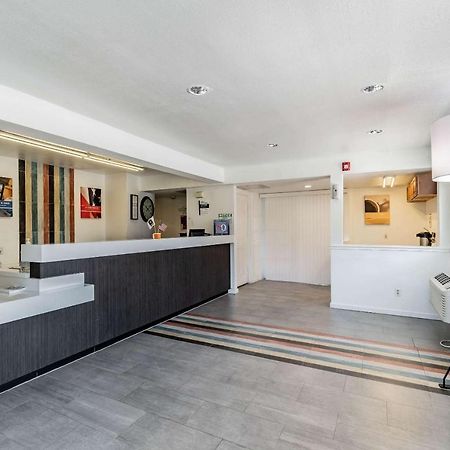 Motel 6 Tampa Near Fairgrounds - Casino Extérieur photo
