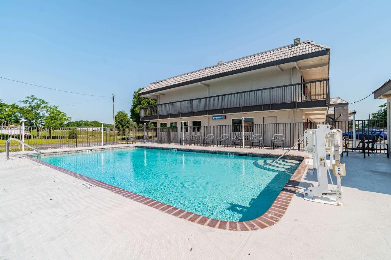Motel 6 Tampa Near Fairgrounds - Casino Extérieur photo