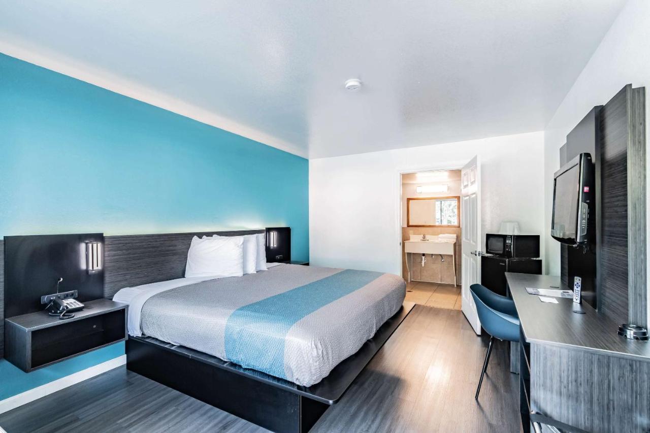Motel 6 Tampa Near Fairgrounds - Casino Extérieur photo